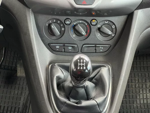 Ford Transit Connect 1,6 Tdci 70 Kw L2H1 5 Míst - foto 19