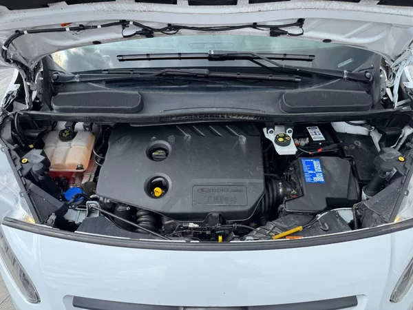 Ford Transit Connect 1,6 Tdci 70 Kw L2H1 5 Míst - foto 25