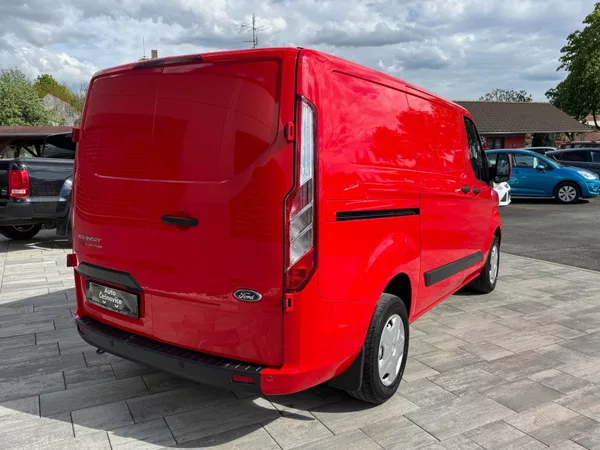 Ford Transit Custom 2,0 TDCi 96 KW L1H1 - foto 5