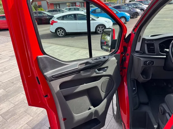 Ford Transit Custom 2,0 TDCi 96 KW L1H1 - foto 9