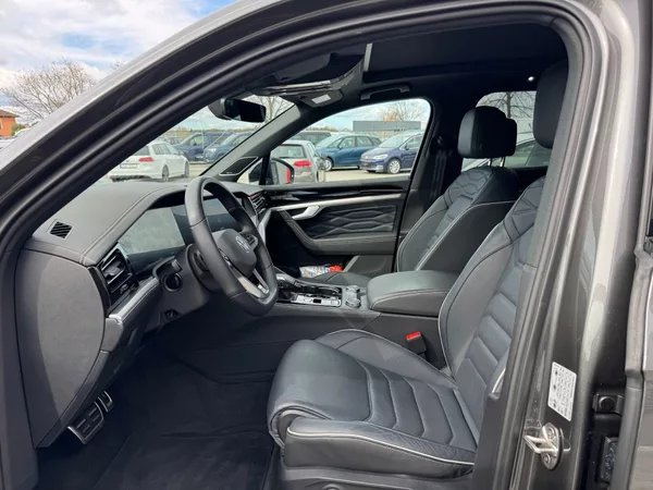 Volkswagen Touareg R-Line 3.0 TDI 4Motion 210kW - foto 10