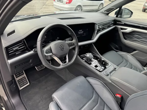 Volkswagen Touareg R-Line 3.0 TDI 4Motion 210kW - foto 12