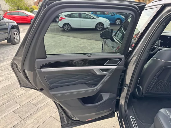Volkswagen Touareg R-Line 3.0 TDI 4Motion 210kW - foto 14