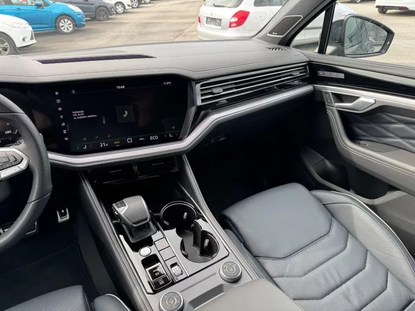 Volkswagen Touareg R-Line 3.0 TDI 4Motion 210kW - foto 18