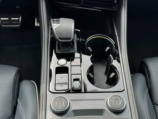 Volkswagen Touareg R-Line 3.0 TDI 4Motion 210kW - foto 21