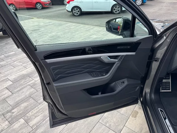 Volkswagen Touareg R-Line 3.0 TDI 4Motion 210kW - foto 23