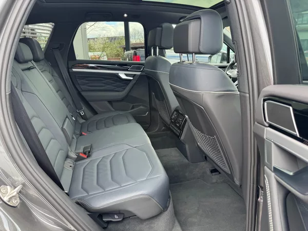 Volkswagen Touareg R-Line 3.0 TDI 4Motion 210kW - foto 36
