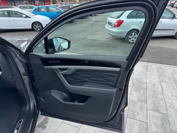 Volkswagen Touareg R-Line 3.0 TDI 4Motion 210kW - foto 37