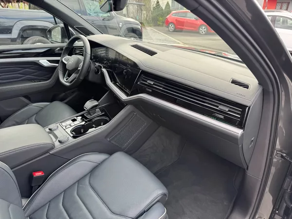 Volkswagen Touareg R-Line 3.0 TDI 4Motion 210kW - foto 39