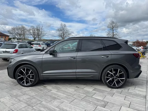 Volkswagen Touareg R-Line 3.0 TDI 4Motion 210kW - foto 9