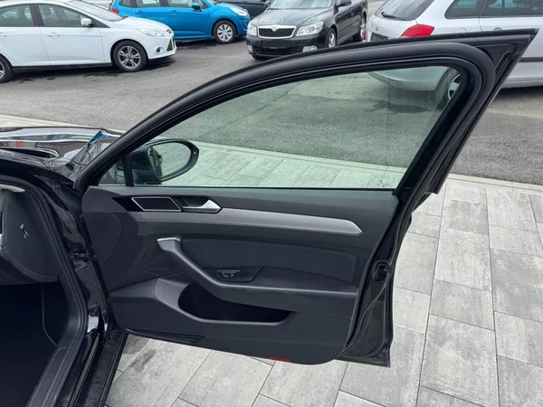 Volkswagen Passat 2,0 TDI 110 KW DSG Comfortline - foto 24