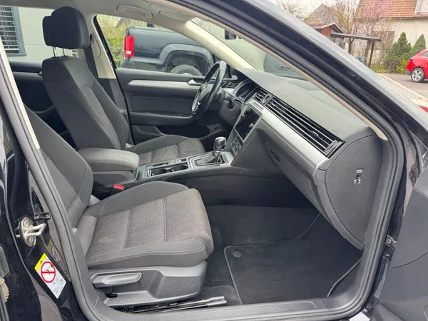 Volkswagen Passat 2,0 TDI 110 KW DSG Comfortline - foto 25