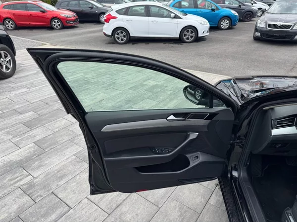 Volkswagen Passat 2,0 TDI 110 KW DSG Comfortline - foto 9