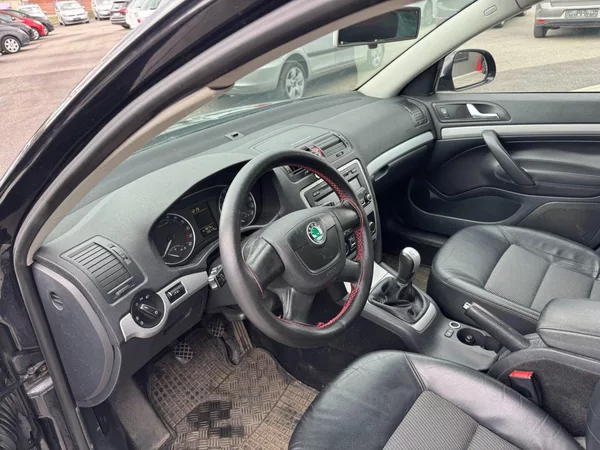 Škoda Octavia 1.6 TDI 77kW - foto 11