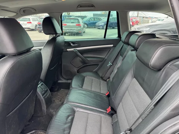 Škoda Octavia 1.6 TDI 77kW - foto 13