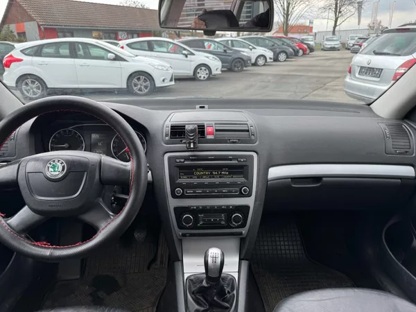 Škoda Octavia 1.6 TDI 77kW - foto 20