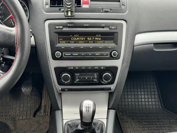 Škoda Octavia 1.6 TDI 77kW - foto 22