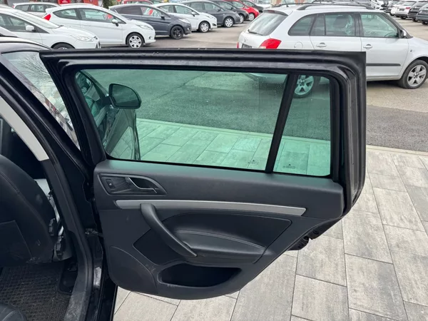 Škoda Octavia 1.6 TDI 77kW - foto 24