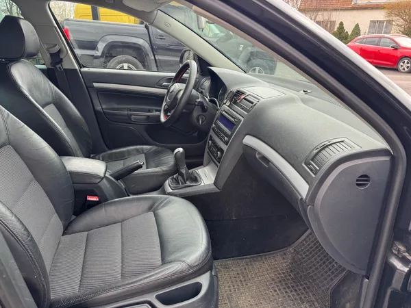 Škoda Octavia 1.6 TDI 77kW - foto 27