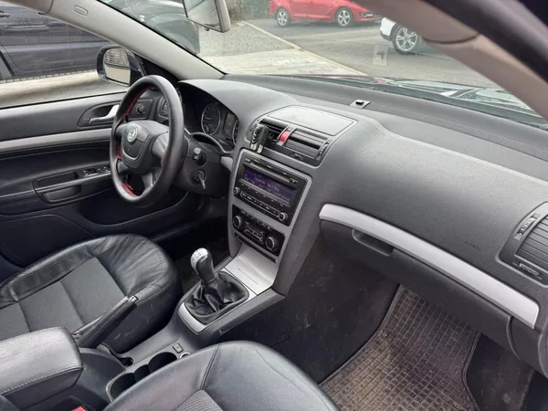 Škoda Octavia 1.6 TDI 77kW - foto 28