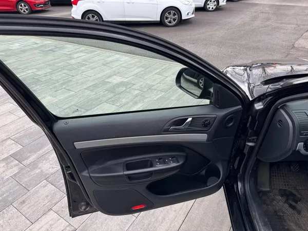 Škoda Octavia 1.6 TDI 77kW - foto 9