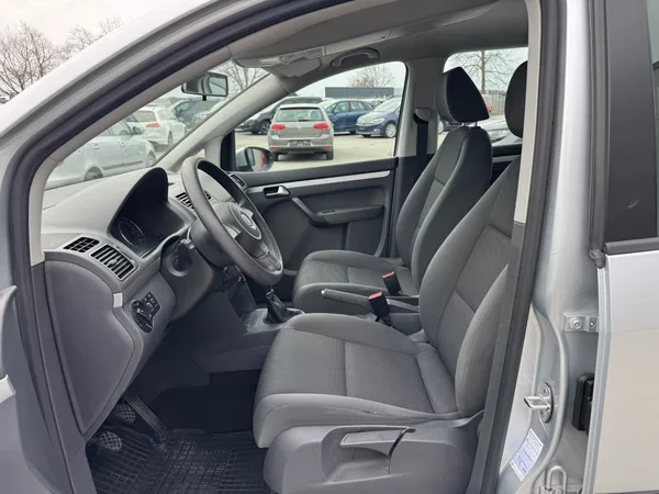 Volkswagen Touran Trendline 1.6 TDI 77kW - foto 10