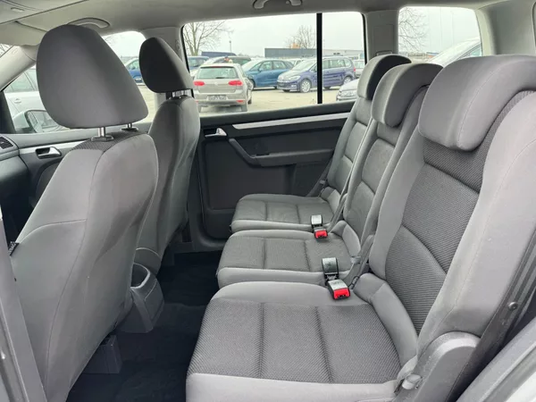 Volkswagen Touran Trendline 1.6 TDI 77kW - foto 14