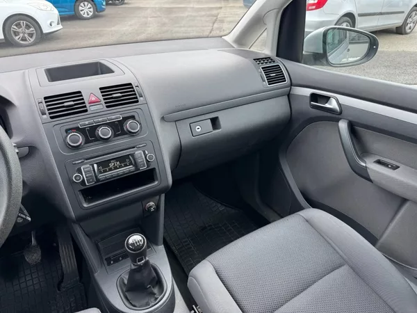 Volkswagen Touran Trendline 1.6 TDI 77kW - foto 16
