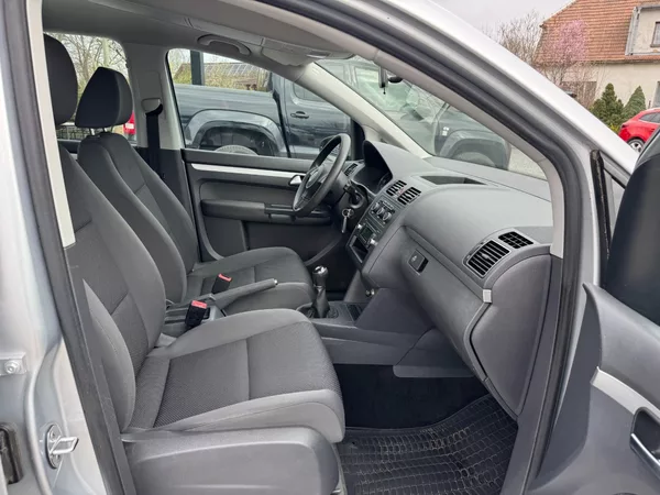 Volkswagen Touran Trendline 1.6 TDI 77kW - foto 25