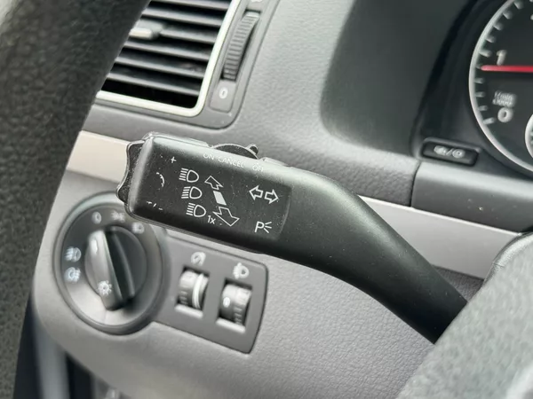 Volkswagen Touran Trendline 1.6 TDI 77kW - foto 28