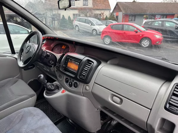 Opel Vivaro 2.0 TDCi 66kW Klima - foto 16