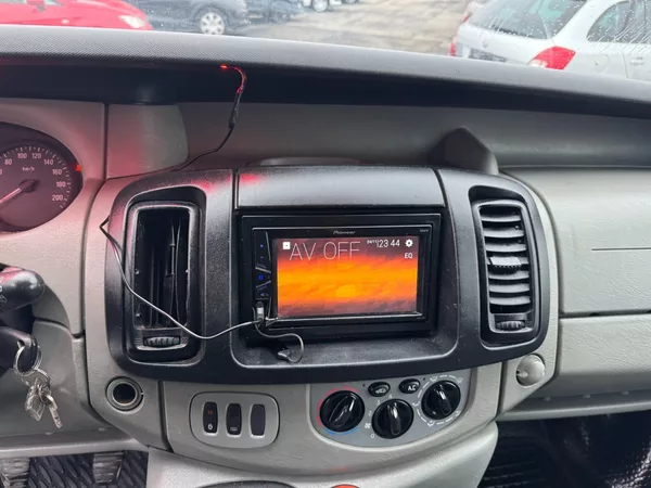 Opel Vivaro 2.0 TDCi 66kW Klima - foto 18