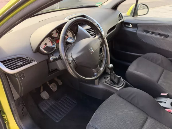 Peugeot 207 SW 1.6HDi 66kW - foto 11