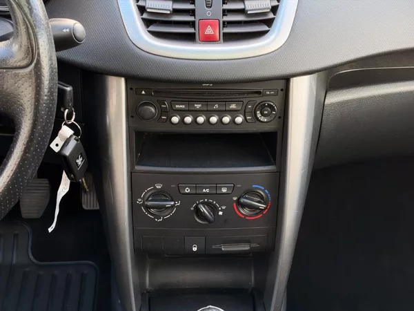 Peugeot 207 SW 1.6HDi 66kW - foto 19