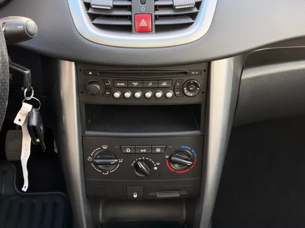 Peugeot 207 SW 1.6HDi 66kW - foto 21