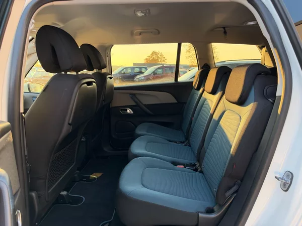 Citroën Grand C4 SpaceTourer 1.2 PureTech 96kW 7.Míst - foto 13