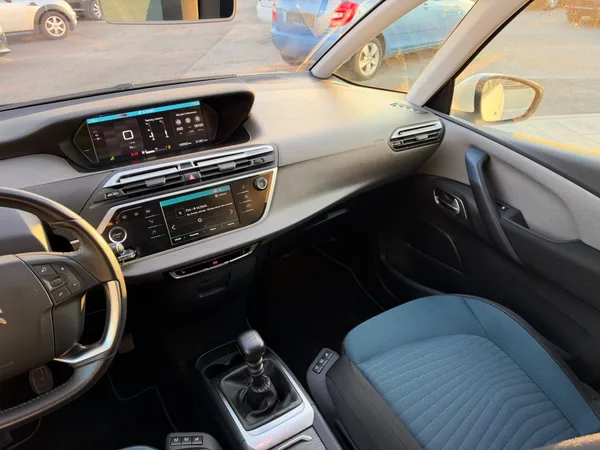 Citroën Grand C4 SpaceTourer 1.2 PureTech 96kW 7.Míst - foto 16