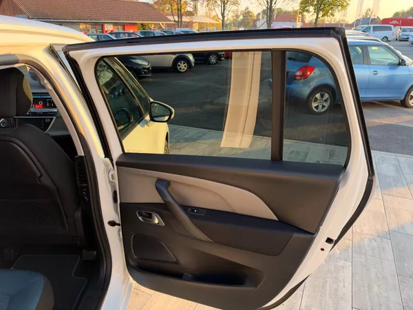 Citroën Grand C4 SpaceTourer 1.2 PureTech 96kW 7.Míst - foto 22
