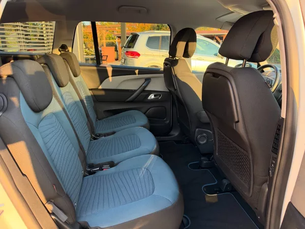 Citroën Grand C4 SpaceTourer 1.2 PureTech 96kW 7.Míst - foto 23