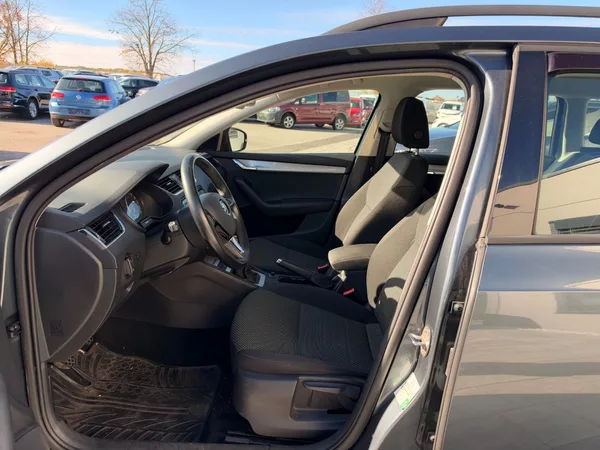 Škoda Octavia 1.6 TDI 81kW - foto 10