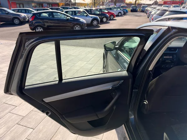 Škoda Octavia 1.6 TDI 81kW - foto 12