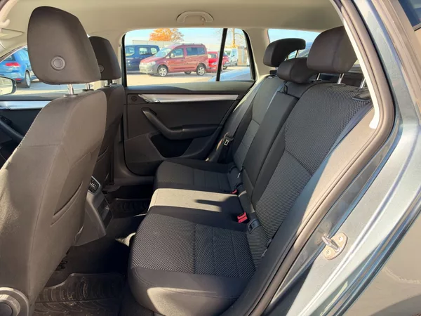 Škoda Octavia 1.6 TDI 81kW - foto 13