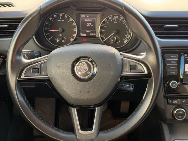 Škoda Octavia 1.6 TDI 81kW - foto 16