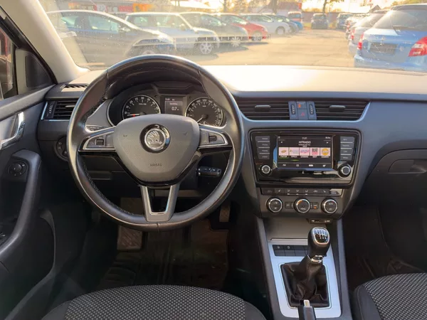 Škoda Octavia 1.6 TDI 81kW - foto 18
