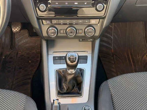 Škoda Octavia 1.6 TDI 81kW - foto 21