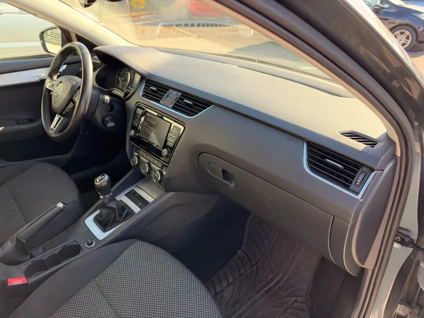 Škoda Octavia 1.6 TDI 81kW - foto 28