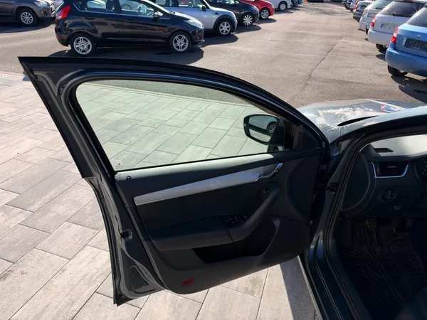 Škoda Octavia 1.6 TDI 81kW - foto 9