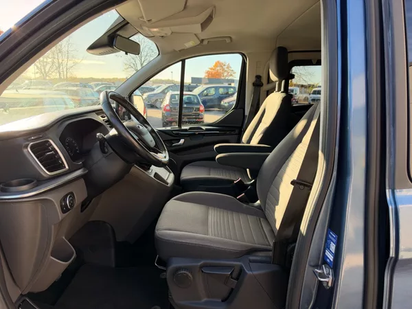 Ford Tourneo Custom Titanium 2.0TDCi 96kW L2 - foto 10