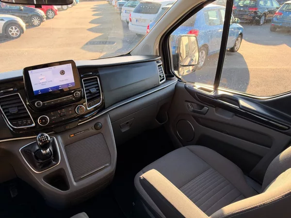 Ford Tourneo Custom Titanium 2.0TDCi 96kW L2 - foto 17