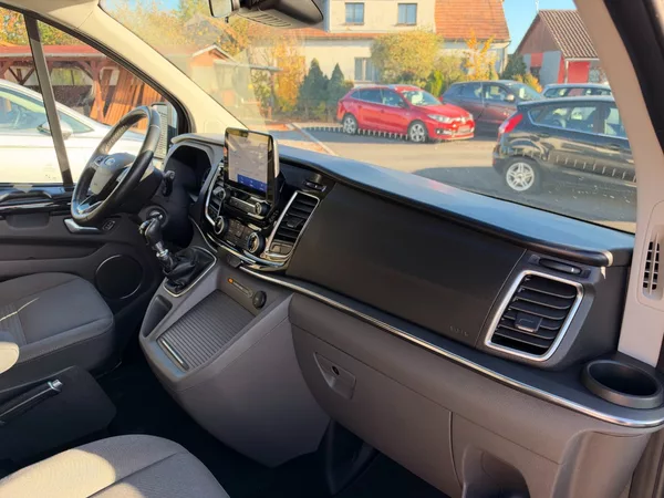 Ford Tourneo Custom Titanium 2.0TDCi 96kW L2 - foto 26